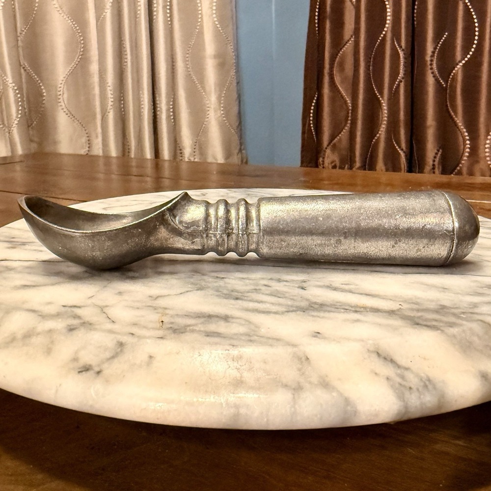 VTG 50s MCM Farberware Ice Cream Parlor Scoop Egg Shaped Aluminum Sofa Shop